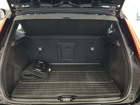 Used 2021 Volvo XC40 T5 R-Design w/ Climate Package AWD/4WD image 29