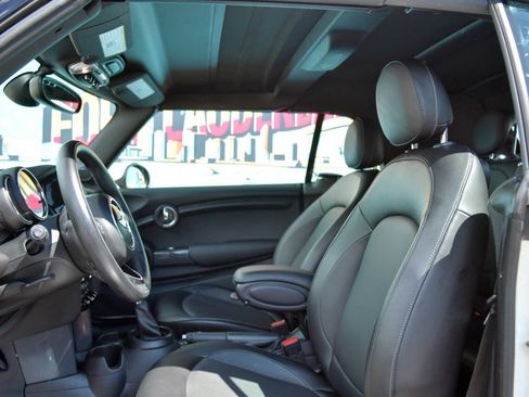 Used 2018 MINI Cooper Cooper 2dr Convertible image 15