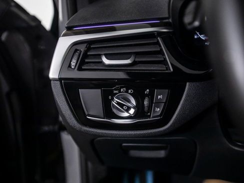 Used 2022 BMW 530e w/ Premium Package image 36