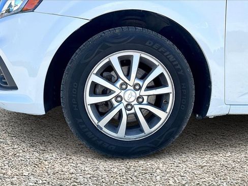 Used 2019 Chevrolet Sonic LT image 9