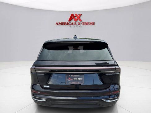Used 2024 Lincoln Nautilus Premier AWD/4WD image 5