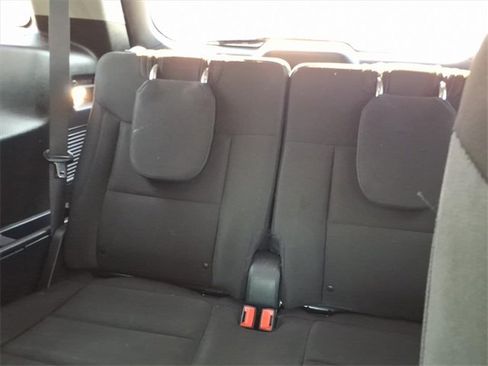 Used 2021 Ford Explorer XLT image 7