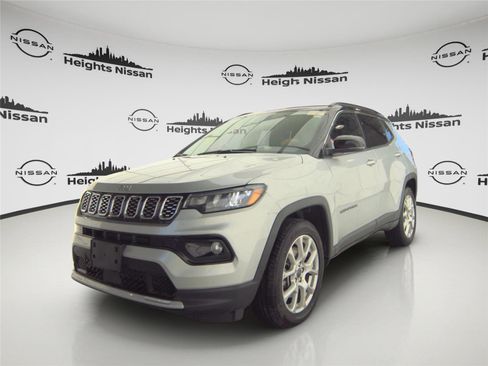 Used 2025 Jeep Compass Limited AWD/4WD image 1