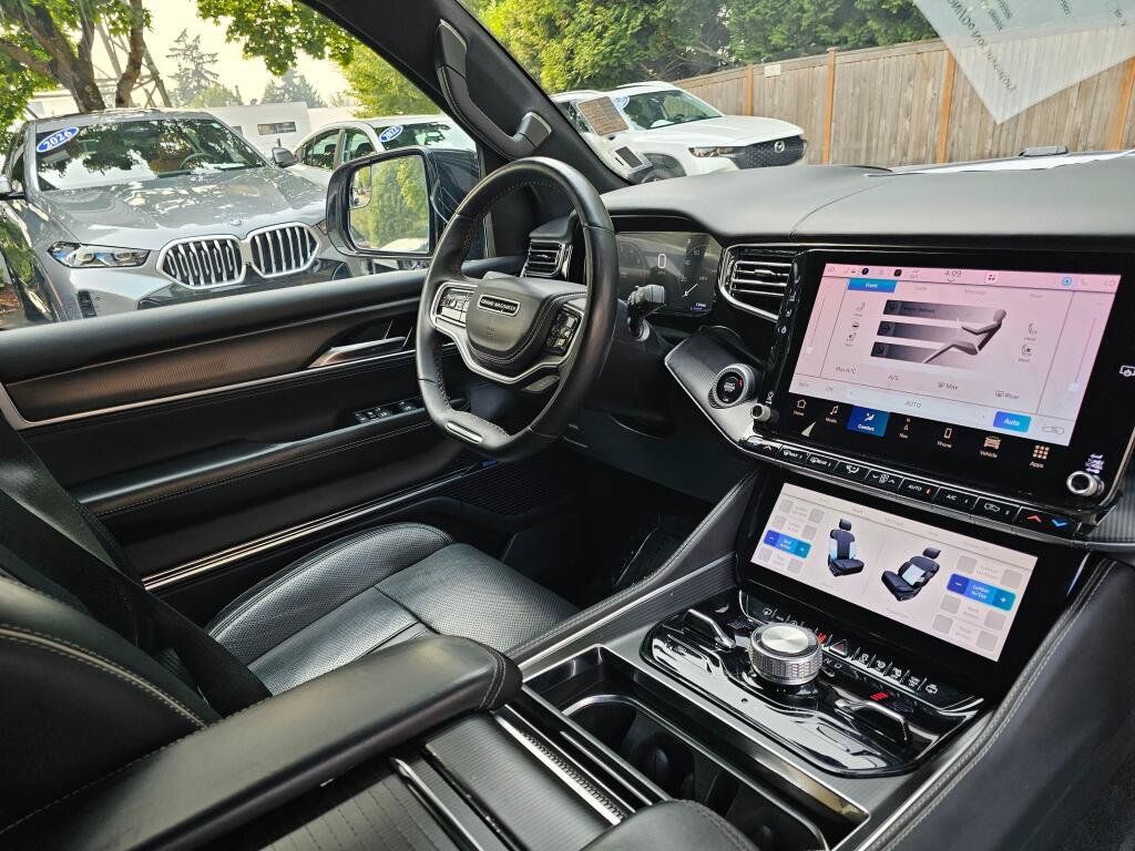 Used 2024 Jeep Grand Wagoneer L Series II w/ Quick Order Packagew 28T AWD/4WD image 10