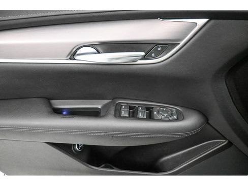 Certified 2023 Cadillac XT5 Luxury AWD/4WD image 10