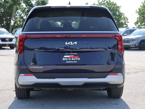 Used 2026 Kia Carnival FWD image 10
