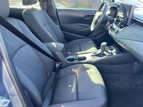 Used 2025 Toyota Corolla LE FWD image 23