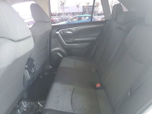 Used 2021 Toyota RAV4 XLE image 22