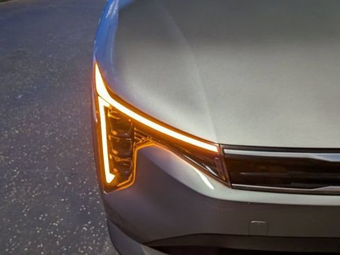 Used 2025 Kia K4 FWD image 11