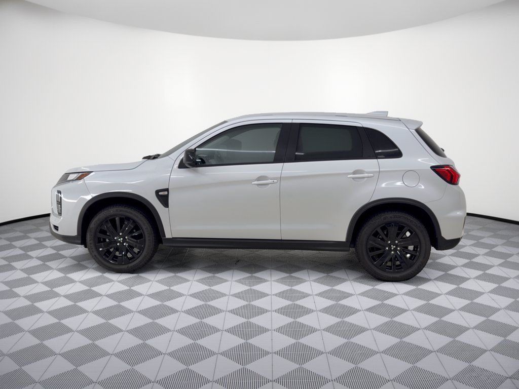 Used 2025 Mitsubishi Outlander Sport LE AWD/4WD image 2