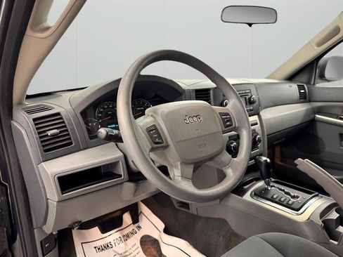 Used 2007 Jeep Grand Cherokee Laredo RWD image 13