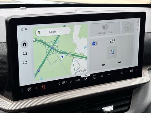 Used 2025 Ford Explorer Active w/ Active Comfort Package image 16