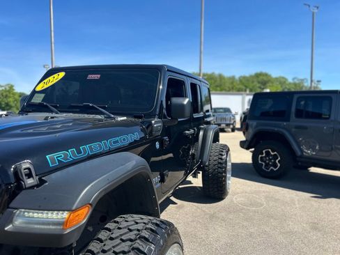 Used 2022 Jeep Wrangler Unlimited Rubicon 4xe w/ Dual Top Group AWD/4WD image 39