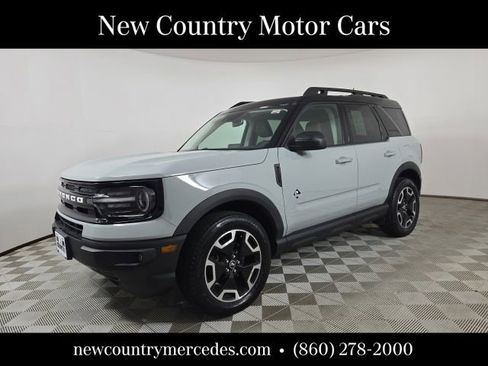 Used 2022 Ford Bronco Sport Outer Banks w/ Tech Package AWD/4WD image 3