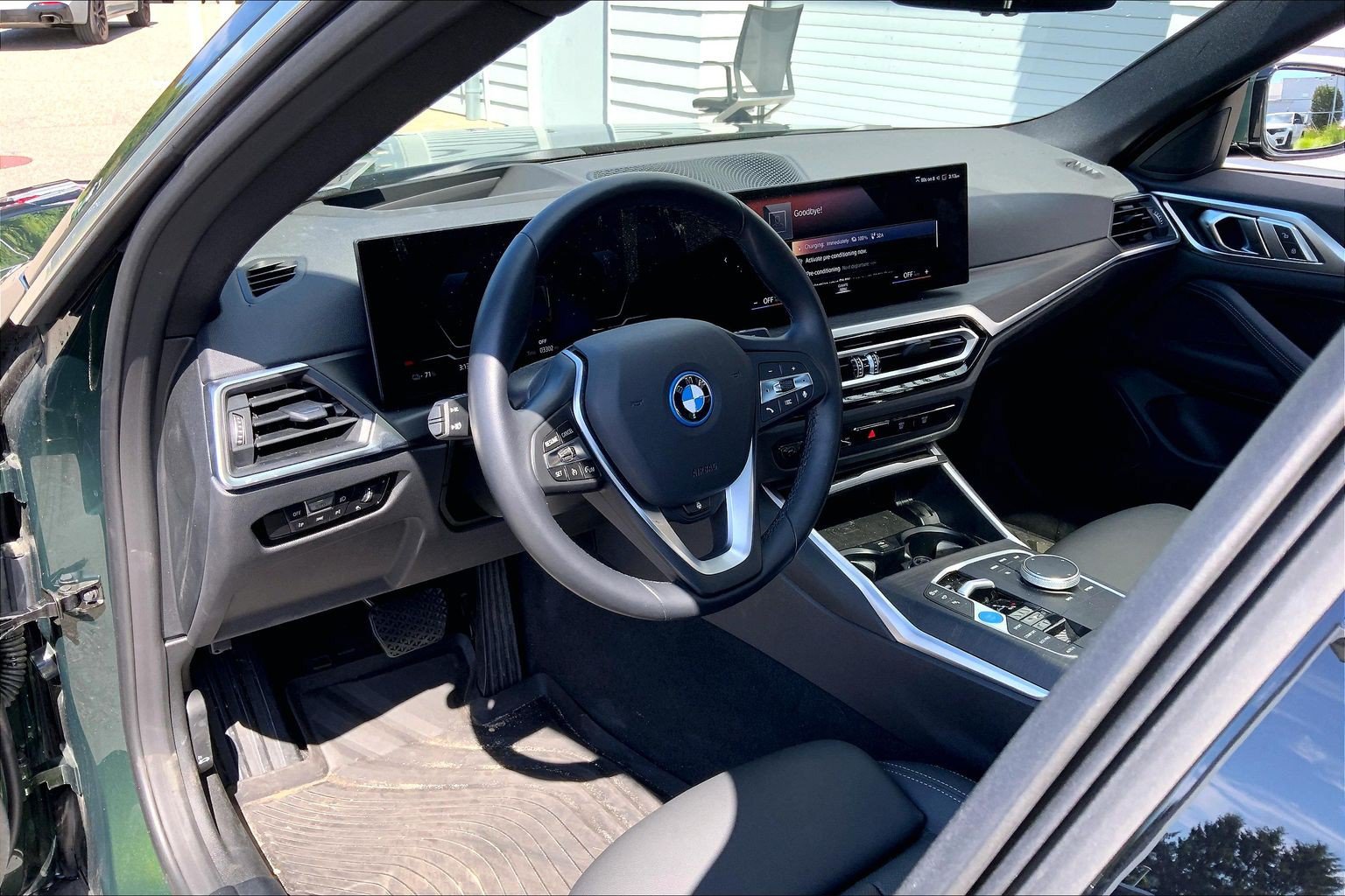 Used 2023 BMW i4 eDrive35 w/ Premium Package RWD image 3