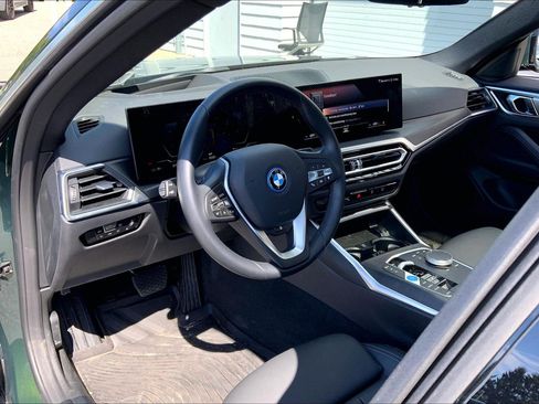Used 2023 BMW i4 eDrive35 w/ Premium Package RWD image 3