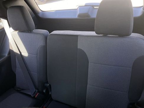 Used 2023 Chevrolet Traverse LT image 34