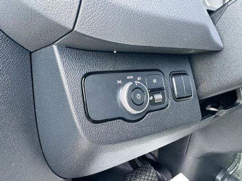 Used 2024 Mercedes-Benz Sprinter 2500 image 14