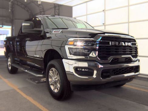 Used 2025 RAM 2500 Big Horn AWD/4WD image 4