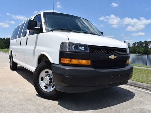 Used 2022 Chevrolet Express 3500 LS RWD image 1