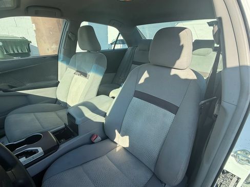 Used 2012 Toyota Camry LE FWD image 10