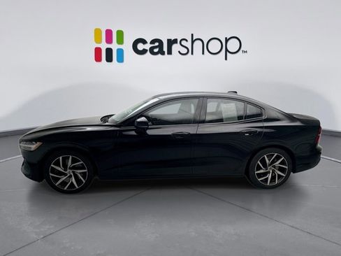 Used 2019 Volvo S60 T6 Momentum w/ Premium Package image 2