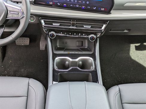 New 2026 Chevrolet Traverse LT w/ Driver Confidence Package image 35