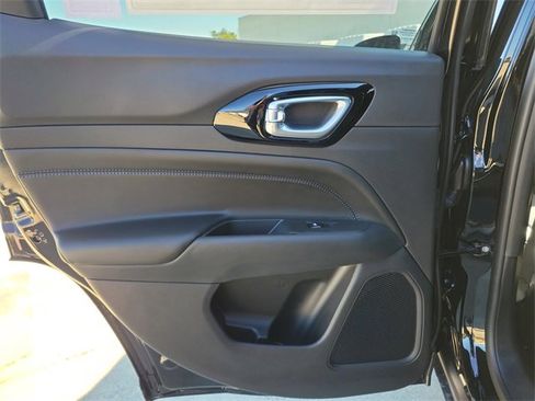 New 2026 Jeep Compass Latitude image 13