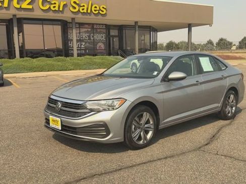Used 2024 Volkswagen Jetta SE FWD image 4