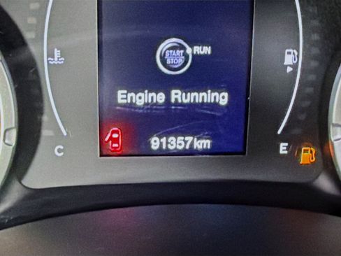 Used 2020 Jeep Renegade Latitude FWD image 19