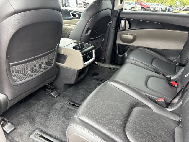 Used 2026 Kia Carnival LXS FWD image 17