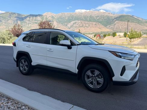 Used 2024 Toyota RAV4 XLE w/ Convenience Package AWD/4WD image 11