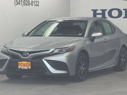Used 2023 Toyota Camry SE image 7