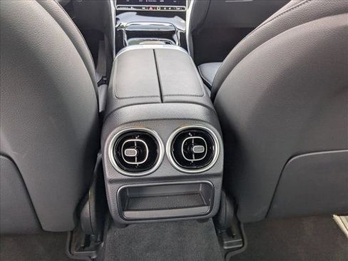 Used 2025 Mercedes-Benz C 300 Sedan image 18