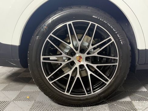 New 2026 Porsche Cayenne Coupe image 14