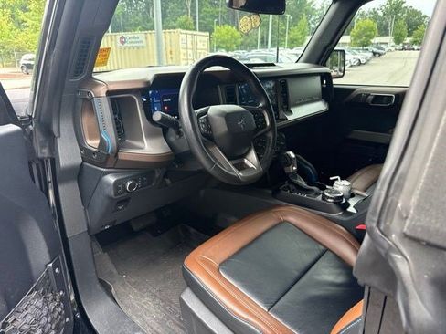 Used 2022 Ford Bronco Outer Banks w/ Sasquatch Package AWD/4WD image 8