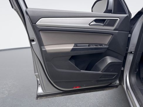 Used 2021 Volkswagen Atlas Cross Sport S image 9