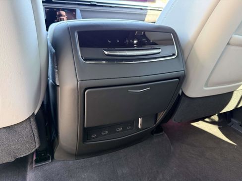 Used 2026 Cadillac Escalade Platinum Sport w/ LPO, ONYX Package image 37