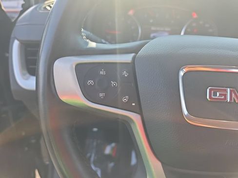 Used 2024 GMC Terrain SLT AWD/4WD image 18