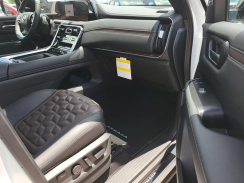 New 2026 Nissan Armada Platinum Reserve AWD/4WD image 11
