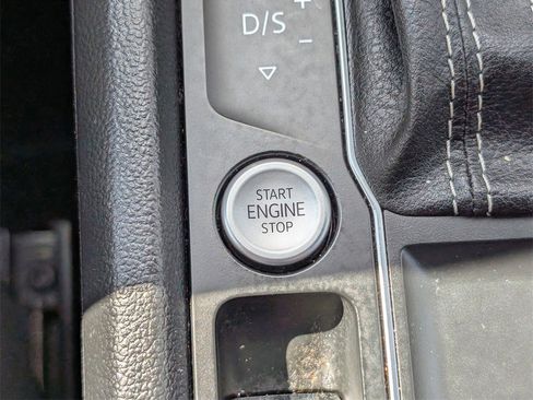 Used 2022 Volkswagen Atlas SE image 31