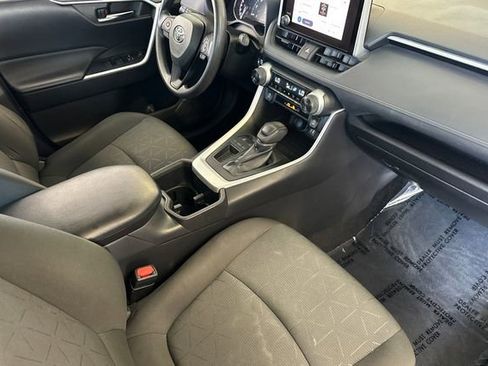 Certified 2024 Toyota RAV4 XLE FWD image 20