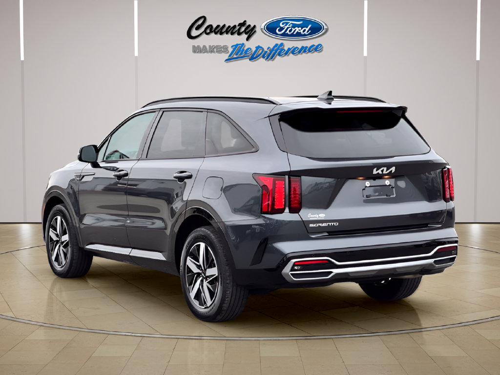 Used 2023 Kia Sorento S w/ Panoramic Sunroof Package FWD image 6