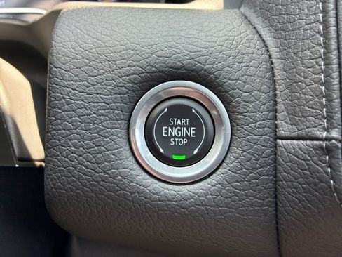 Used 2024 GMC Yukon Denali AWD/4WD image 20