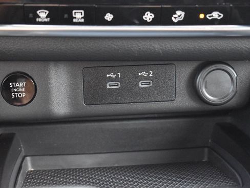 Used 2024 Nissan Rogue SV image 38