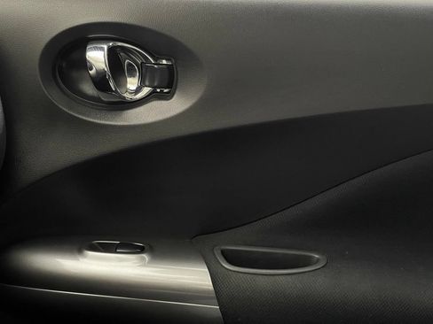 Used 2015 Nissan Juke S FWD image 34
