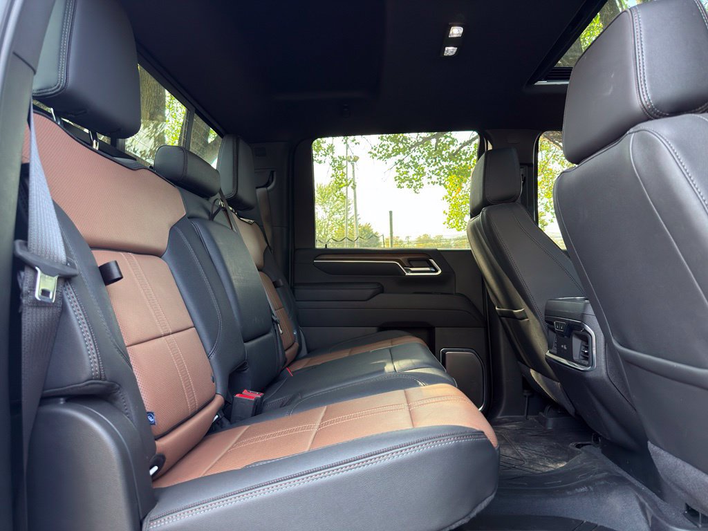 Used 2025 Chevrolet Silverado 3500 High Country w/ High Country Premium Package AWD/4WD image 33
