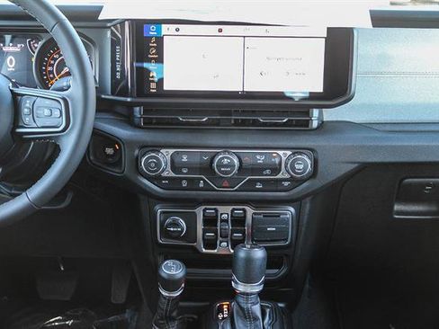 New 2025 Jeep Gladiator Sport image 13