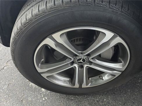 Used 2018 Mercedes-Benz GLC 300 4MATIC image 9