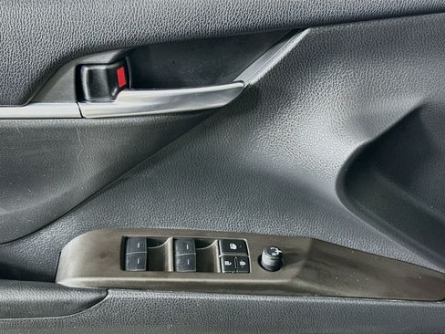 Used 2023 Toyota Camry SE FWD image 15